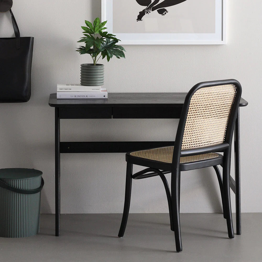 Radius Desk - Black