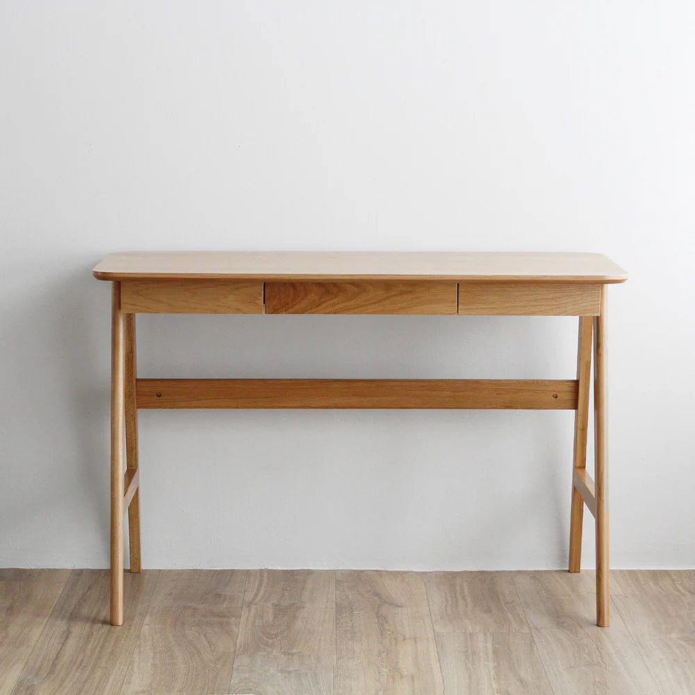 Radius Desk - Oak