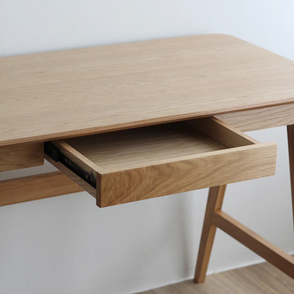 Radius Desk - Oak